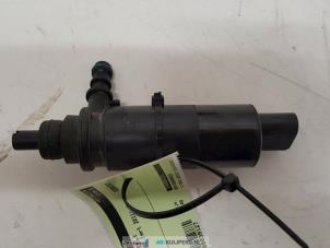 Used Headlight washer pump Mercedes S (W221) 3.0 S-350 BlueTec 24V Price € 19,00 Margin scheme offered by Autorecycling Kuijpers