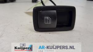 Used Electric window switch Mercedes ML II (164/4JG) 3.0 ML-320 CDI 4-Matic V6 24V Price € 10,00 Margin scheme offered by Autorecycling Kuijpers