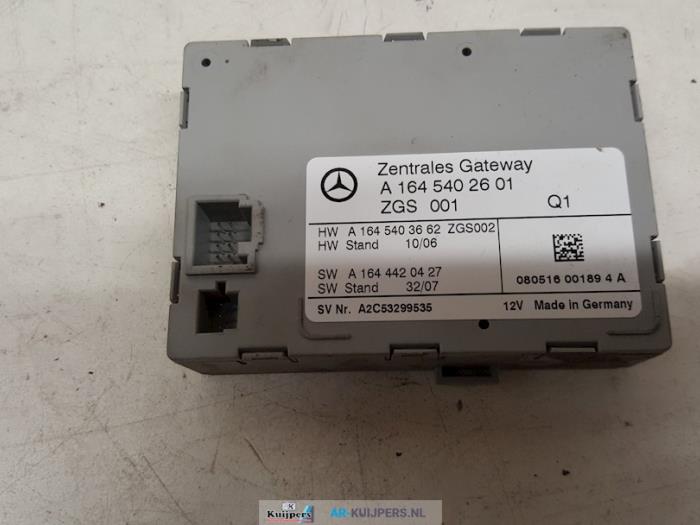 Gateway module Mercedes ML II 3.0 ML-320 CDI 4-Matic V6 24V - A1645402601