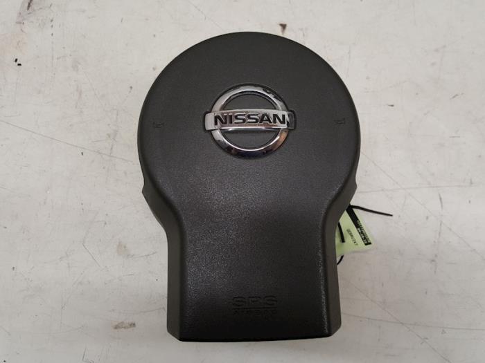 Left airbag (steering wheel) from a Nissan Pathfinder (R51) 2.5 dCi 16V 4x4 2005
