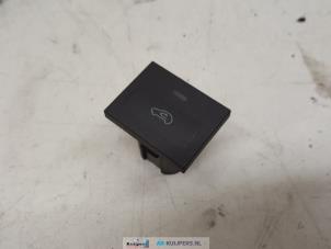 Used Airflow switch Ford Transit Connect 1.8 TDCi 75 Price € 10,00 Margin scheme offered by Autorecycling Kuijpers