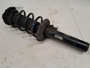 Used Front shock absorber, right Volkswagen Golf Plus (5M1/1KP) 1.9 TDI 105 Price € 25,00 Margin scheme offered by Autorecycling Kuijpers