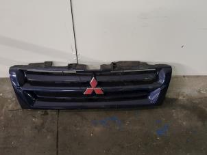 Used Grille Mitsubishi Pajero Canvas Top (V6/7) 3.2 DI-D 16V Price € 45,00 Margin scheme offered by Autorecycling Kuijpers