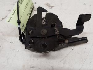 Used Bonnet lock mechanism Daihatsu Sirion 2 (M3) 1.0 12V DVVT Price € 10,00 Margin scheme offered by Autorecycling Kuijpers
