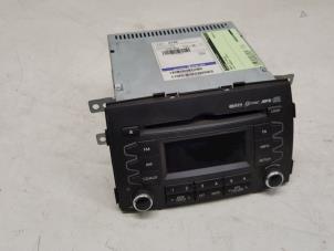 Used Radio CD player Kia Sorento II (XM) Price € 75,00 Margin scheme offered by Autorecycling Kuijpers