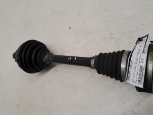 Used Front drive shaft, left Volkswagen Passat Variant (3C5) 2.0 TDI 16V 170 Price € 40,00 Margin scheme offered by Autorecycling Kuijpers