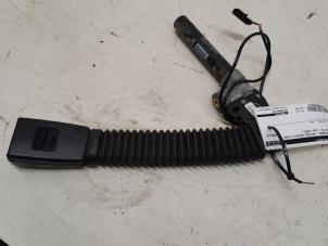 Used Front seatbelt buckle, right BMW 5 serie (E60) 530d 24V Price € 45,00 Margin scheme offered by Autorecycling Kuijpers