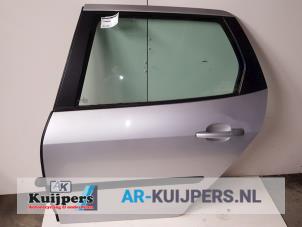 Usagé Porte arrière gauche Peugeot 407 (6D) 1.6 HDi 16V Prix € 50,00 Règlement à la marge proposé par Autorecycling Kuijpers