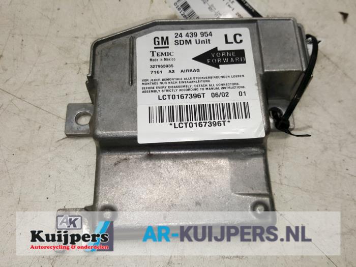 Airbag Module from a Opel Corsa C (F08/68) 1.2 16V 2002