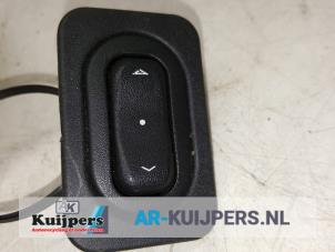 Used Electric window switch Opel Corsa C (F08/68) 1.2 16V Price € 10,00 Margin scheme offered by Autorecycling Kuijpers