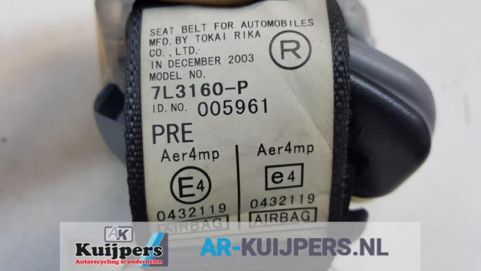 Pas bezpieczenstwa prawy przód z Daihatsu Cuore (L251/271/276) 1.0 12V DVVT 2004
