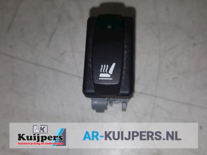Seat heating switch from a Renault Megane II Grandtour (KM) 1.9 dCi 130 2007