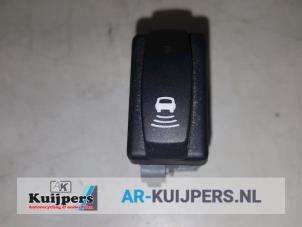 Used PDC switch Renault Megane II Grandtour (KM) 1.9 dCi 130 Price € 10,00 Margin scheme offered by Autorecycling Kuijpers