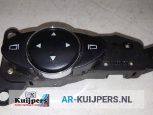 Używane Przelacznik lusterka Mercedes E (W211) 3.2 E-320 V6 18V Cena € 10,00 Procedura marży oferowane przez Autorecycling Kuijpers