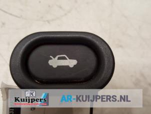 Used Tailgate switch Saab 9-5 Estate (YS3E) 2.3t 16V Price € 10,00 Margin scheme offered by Autorecycling Kuijpers