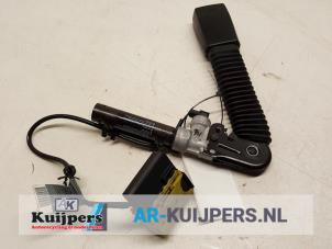 Used Seatbelt tensioner, right BMW 3 serie Touring (E46/3) 318d 16V Price € 30,00 Margin scheme offered by Autorecycling Kuijpers