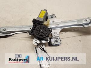 Używane Mechanizm szyby prawej przedniej wersja 4-drzwiowa Opel Karl 1.0 12V Cena € 25,00 Procedura marży oferowane przez Autorecycling Kuijpers