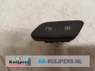 Used Central locking switch Volkswagen Polo V (6R) 1.2 TDI 12V BlueMotion Price € 10,00 Margin scheme offered by Autorecycling Kuijpers