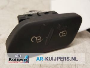 Used Central locking switch Volkswagen Polo V (6R) 1.6 TDI 16V 75 Price € 10,00 Margin scheme offered by Autorecycling Kuijpers