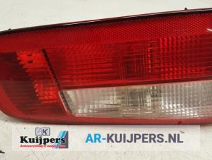 Usagé Feu arrière secondaire gauche Renault Laguna II (BG) 1.8 16V Prix € 15,00 Règlement à la marge proposé par Autorecycling Kuijpers