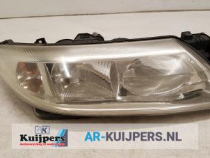 Używane Reflektor prawy Renault Laguna II (BG) 1.8 16V Cena € 15,00 Procedura marży oferowane przez Autorecycling Kuijpers