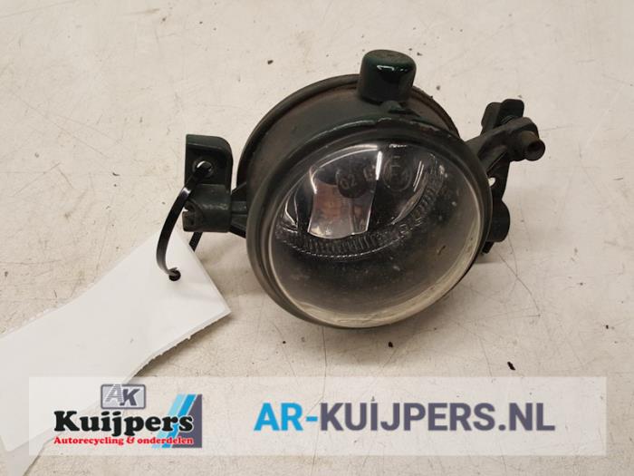 Fog light, front right from a Ford Focus C-Max 1.6 TDCi 16V 2005