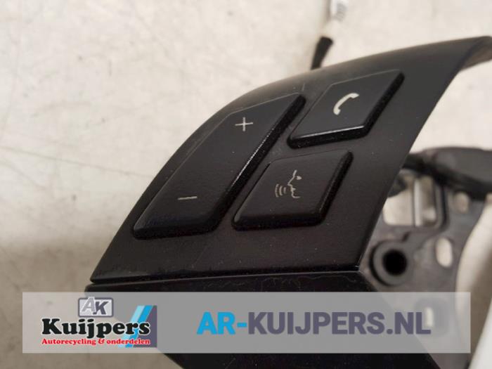 Steering wheel mounted radio control from a BMW 5 serie (E60) 525d 24V 2004