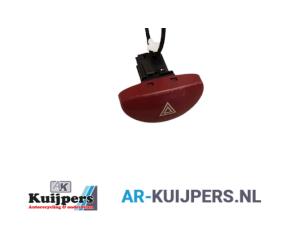 Used Panic lighting switch Peugeot 206 CC (2D) 1.6 16V Price € 10,00 Margin scheme offered by Autorecycling Kuijpers
