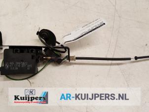 Used Tank flap lock motor BMW 5 serie (E60) 525d 24V Price € 15,00 Margin scheme offered by Autorecycling Kuijpers