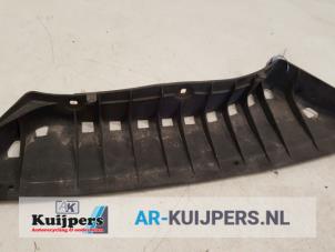 Used Rear bumper component, central BMW 5 serie (E60) 525d 24V Price € 15,00 Margin scheme offered by Autorecycling Kuijpers