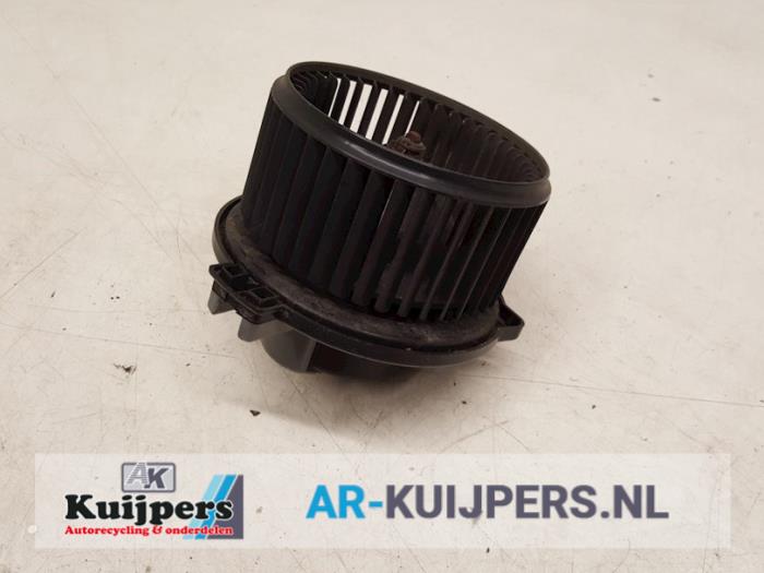 Heating and ventilation fan motor from a Daewoo Rexton 2.9 TD RJ 290 2003