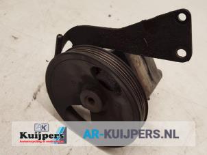 Used Power steering pump Nissan Almera Tino (V10M) 1.8 16V Price € 25,00 Margin scheme offered by Autorecycling Kuijpers