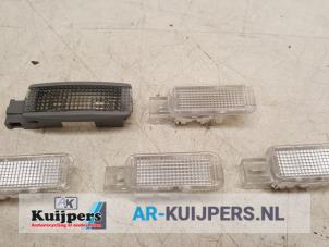Used Interior lighting, front Volkswagen Phaeton (3D) 3.0 V6 TDI 24V 4Motion Price € 20,00 Margin scheme offered by Autorecycling Kuijpers