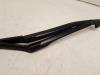 Front wiper arm from a Volkswagen Phaeton (3D), 2002 / 2016 3.0 V6 TDI 24V 4Motion, Saloon, 4-dr, Diesel, 2.967cc, 176kW (239pk), 4x4, CEXA; CARB, 2008-11 / 2016-03, 3D 2011