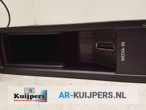 Used Multi-media control unit Volkswagen Phaeton (3D) 3.0 V6 TDI 24V 4Motion Price € 75,00 Margin scheme offered by Autorecycling Kuijpers