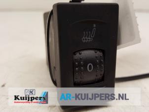 Used Seat heating switch Volkswagen Passat Variant (3B6) 2.5 TDI V6 24V Price € 10,00 Margin scheme offered by Autorecycling Kuijpers