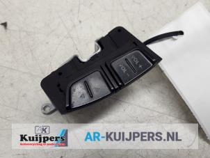 Used Steering wheel mounted radio control Volkswagen Passat Variant (3B6) 2.5 TDI V6 24V Price € 15,00 Margin scheme offered by Autorecycling Kuijpers