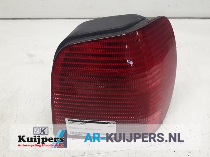 Taillight, right from a Volkswagen Polo III (6N2) 1.4 16V 100 2000