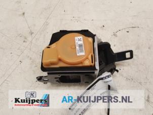 Usagé Ceinture de sécurité arrière centre Citroen C4 Picasso (UD/UE/UF) 1.6 16V VTi 120 Prix € 15,00 Règlement à la marge proposé par Autorecycling Kuijpers