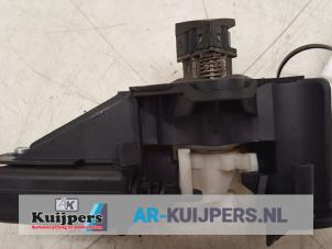 Used Tailgate lock mechanism Renault Clio II Societe (SB) 1.5 dCi 68 Price € 20,00 Margin scheme offered by Autorecycling Kuijpers