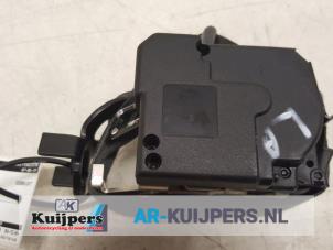 Used Rear seatbelt, left Renault Clio II Societe (SB) 1.5 dCi 68 Price € 10,00 Margin scheme offered by Autorecycling Kuijpers