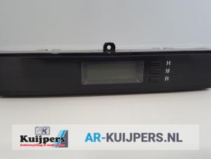 Used Clock Kia Sorento I (JC) 2.5 CRDi 16V VGT Price € 20,00 Margin scheme offered by Autorecycling Kuijpers