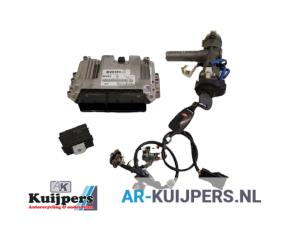 Used Ignition lock + computer Kia Sorento I (JC) 2.5 CRDi 16V VGT Price € 140,00 Margin scheme offered by Autorecycling Kuijpers