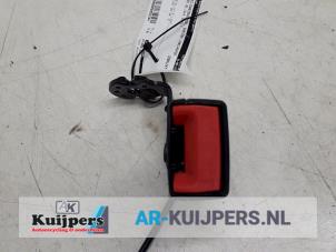 Usados Lengüeta de cinturón de seguridad izquierda detrás Audi A1 (8X1/8XK) 1.2 TFSI Precio € 19,00 Norma de margen ofrecido por Autorecycling Kuijpers