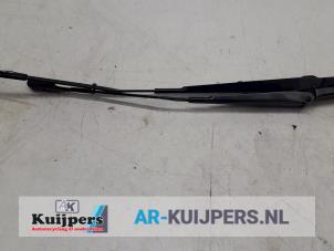 Used Front wiper arm Audi A1 (8X1/8XK) 1.2 TFSI Price € 30,00 Margin scheme offered by Autorecycling Kuijpers