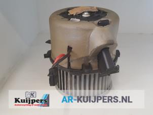 Usagé Moteur de ventilation chauffage Audi A4 Quattro (B8) 3.2 FSI V6 24V Prix € 25,00 Règlement à la marge proposé par Autorecycling Kuijpers