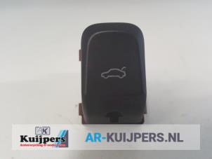 Used Tailgate switch Audi A4 Quattro (B8) 3.2 FSI V6 24V Price € 15,00 Margin scheme offered by Autorecycling Kuijpers