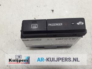 Used Rear window heating switch Toyota Avensis Wagon (T25/B1E) 2.0 16V D-4D Price € 15,00 Margin scheme offered by Autorecycling Kuijpers