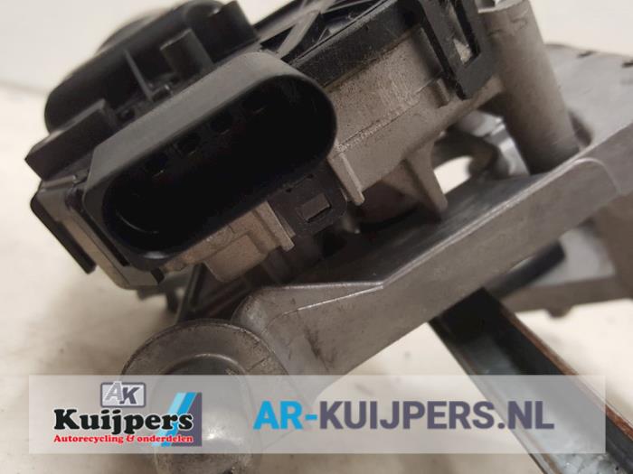 Wiper motor + mechanism from a Ford Focus C-Max 1.8 16V 2004
