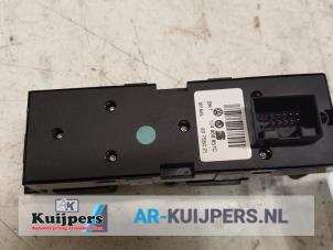 Usados Interruptor combinado de ventanillas Skoda Superb (3U4) 2.5 TDI V6 24V Precio € 20,00 Norma de margen ofrecido por Autorecycling Kuijpers